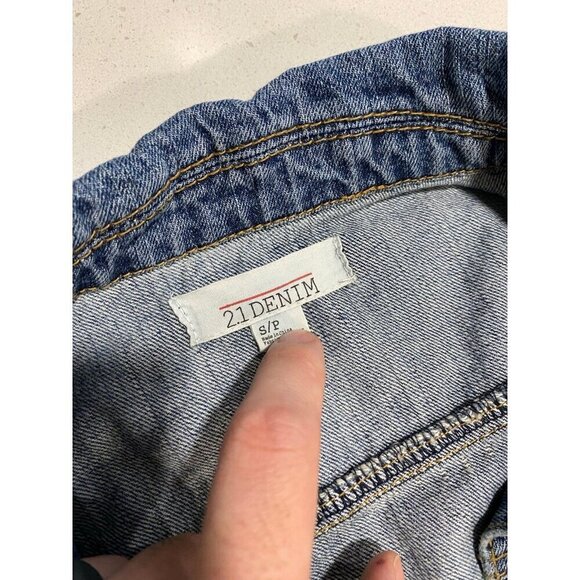 Women’s Forever21 21 Denim Jean Jacket - Picture 3 of 8